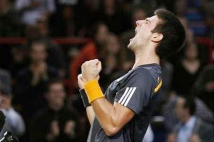 Novak Djokovic phấn khích với chiến thắng trước tay vợt chủ nhà